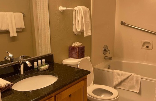 North Park City Hotel | 2BR 3QB Condo Walk 2 min Ski Lift 7 min Main St