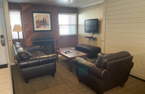 North Park City Hotel | 2BR 3QB Condo Walk 2 min Ski Lift 7 min Main St