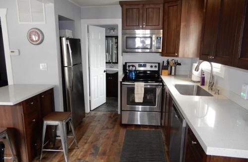 North Park City Apartment | 2br Empire Avenue WALK to Lifts and Main St - No Car Required!