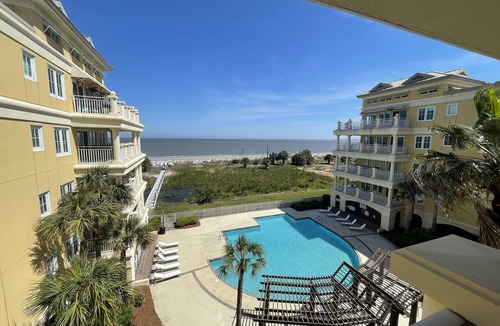 Daufuskie Island Condo | 3 bedroom,baths, Pool, Land Trans from Dock, 4 passenger golf cart included!