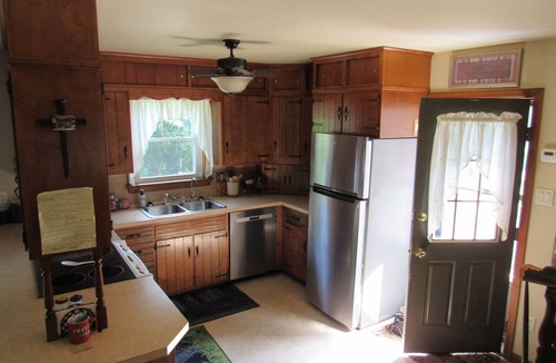 Refton Cottage | 3-bedroom Pine Cone cottage in lovely Lancaster with AC and charm