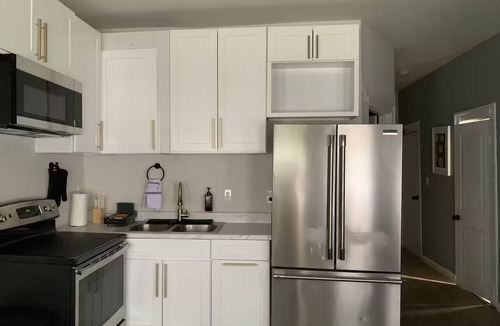 Ridley Park Apartment | #3 Cozy Convertible Suite near PHL -Sleep 1-5-