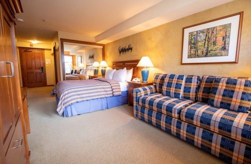 Salt Lake Mountain Resorts Cabin | 3309B - Queen Standard Powderhorn Lodge by RedAwning