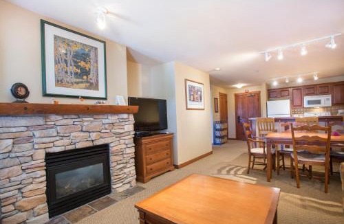 Snowbird Apartment | 3313 - One Bedroom Den Standard Powderhorn Lodge