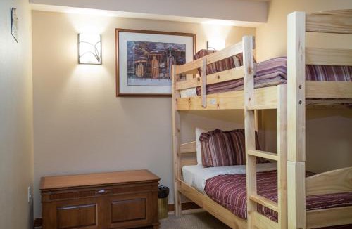 Snowbird Apartment | 3406 - One Bedroom Den Standard Powderhorn Lodge condo