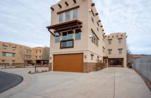 Moab House | 3bd/3ba Luxury Vacation Home M24 - 3bd/3ba Luxury Vacation Home M24