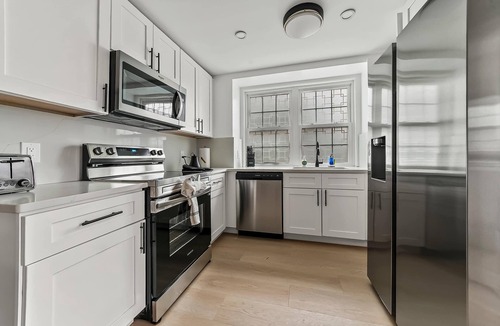 Wilmington House | 3BR Home w/Private Movie Theater Free Parking