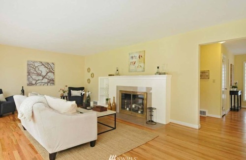 Briarcliff House | 4-Bedroom, perfect for World Cup. Bus to Stadium. Close to Discovery Park.