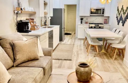 Downtown Salt Lake City House | 4 bedroom, sleep 8, 3 king beds, Downtown, walk to Trax, 10 min to airport