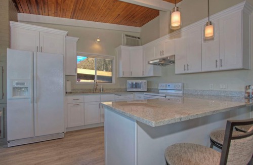 Stanwood House | 4-bedroom waterfront house near Stanwood Beach House retreat!