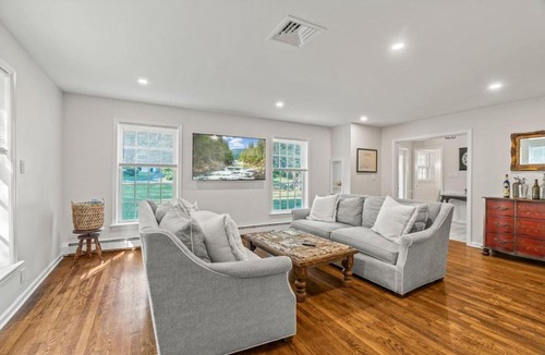 Newtown Square House | 4 BR Suburban Escape - Pool, Tennis, Trails, Gym