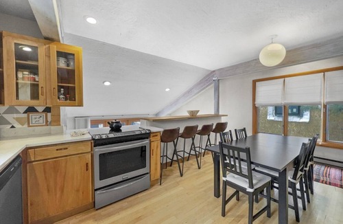 Downtown Park City House | 4 minute walk to ski runs AND Historic Main Street in Park City