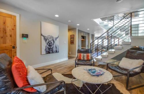 North Park City House | 4BDR Downtown Home Walk to Chairlifts