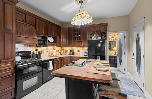 Harrisburg - Hershey House | 4BR Historic Home · Riverfront · Near Hersheypark