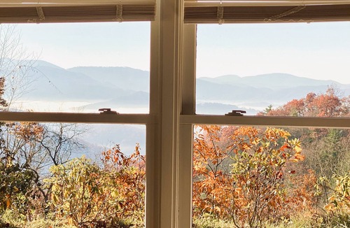 Fairview House | 5 BR Private Estate on 12 acres! Stunning Views! 17 min. to downtown!