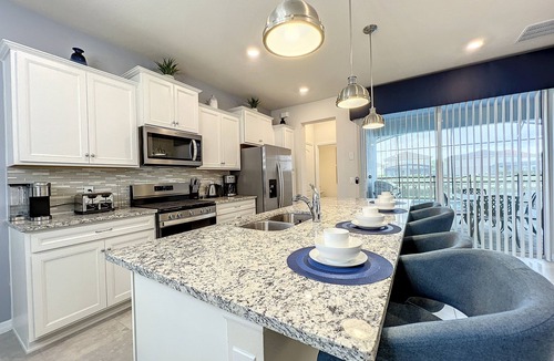 Loughman House | 5⭐ Solterra Villa with Lake View 20 Minutes to Disney
