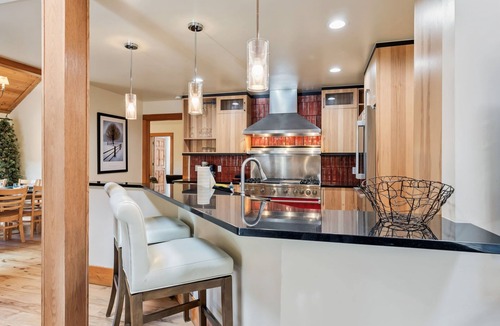 Warrior's Mark West House | 5BDR Ski-In/Out Escape | Hot Tub & Game Room