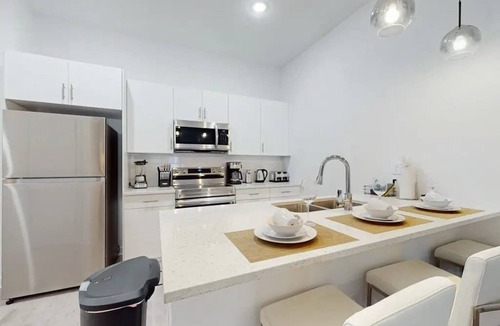 Loughman House | 5BR Retreat w/Private Pool Near Disney & More!