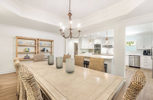 Sea Pines House | 63 South Sea Pines: A BESTNEST by Beverly Serral