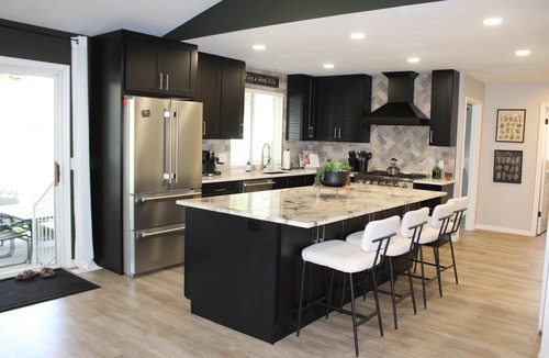 Sandy House | 7BR Retreat - Hot Tub Fire Pit 2 King Suites Near SLC