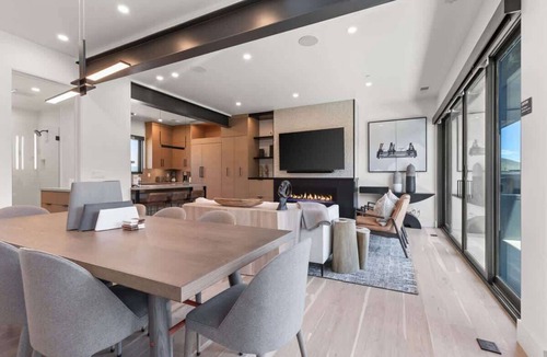 The Timbers House | Abode at White Owl, ski-in, private hot tub, mountain retreat