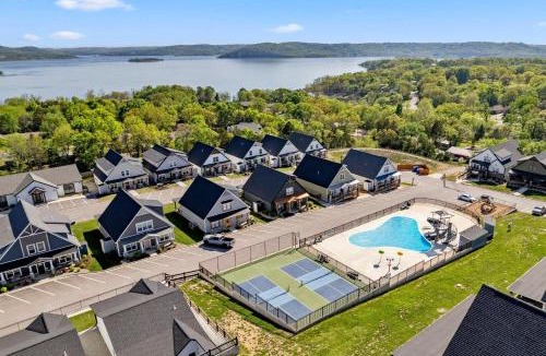 Hollister House | Absolutely Shore