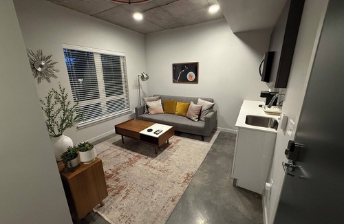Sammamish Apartment | Adorable 1-bedroom apartment in nice Sammamish neighborhood