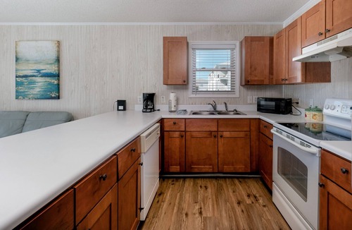 Gulf Shores House | Affordable Vacation Home - Walk To The Beach, Restaurants, Shops, Etc!