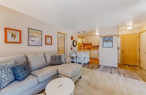 Park City House | Alpine Gem - Pools Hot Tubs Tennis - Walk 5 Mins to Lift & 8 Mins to Dining