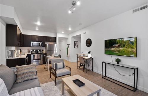 Salt Lake City Apartment | Amazing modern 1 Bedroom with pool/hot tub
