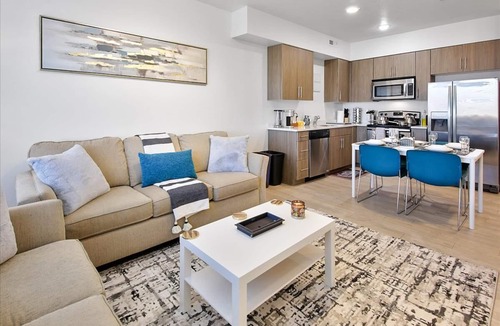 Salt Lake City Apartment | Amazing modern 1 bedroom with pool/hot tub