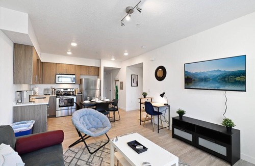 Salt Lake City Condo | Amazing modern 1 bedroom with pool/hot tub