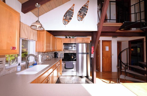 Eidelweiss Village House | Amazing Mountain Views, Short Drive to Beaches, Minutes to North Conway