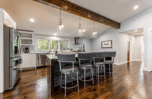 Bella Vista House | Aspen Falls Retreat - Lakefront