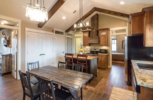 Timp Hotel | Aspenwood Manor