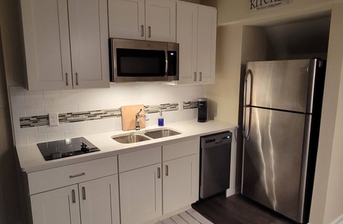 Fox Hill - Grandview House | BEACH ACCESS LUX ISLAND PROPERTY - FAMILY GAME ROOM - 15 MIN WALK TO THE BEACH