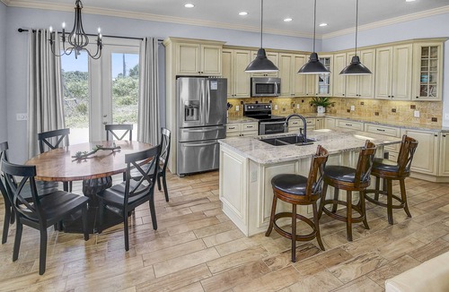Hollywood Beach House | Beach Estate w Guest House 1 BLK from Beach Private Pool, Bch Chair Svc INCL