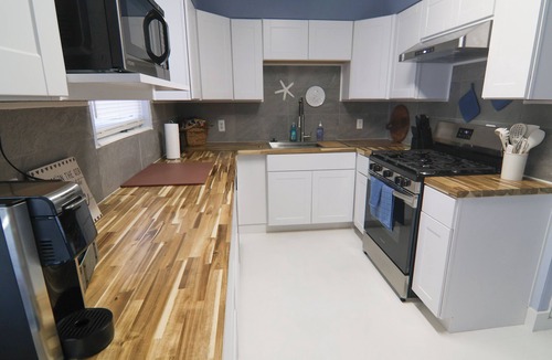Pensacola House | Beach Home in Quiet Cul-De-Sac, Sleeps 8, Near NAS, Downtown, & Beaches.
