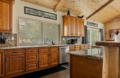 Eagle Mountain Estates House | Bear Creek Lodge w/Hot Tub near Snow Summit
