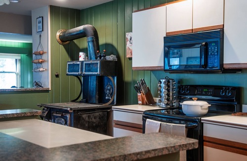 Dolores Cabin | Bear Creek Mountain Lodge: 19 Guests, close to Telluride and so much more!