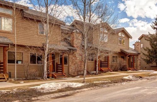 Bear Hollow Village House | Bear Hollow Village-Updated Home with Hot Tub Fitness Center & Pool Access