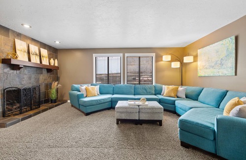 Cottonwood Heights House | Beautiful Cottonwood Heights home close to the slopes with hottub!