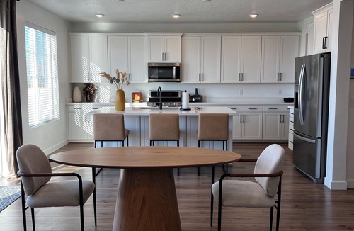 American Fork House | Beautiful home near Thanksgiving Point. Views of Utah Lake, sunrise and sunset
