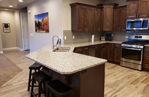 La Verkin House | Beautiful Home near Zions with PRIVATE POOL, GAZEBO and GARAGE
