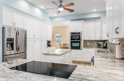 Tropic House | Beautiful Large Waterfront Retreat W/Heated Pool And Lanai!☀️