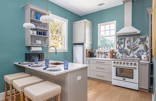 Metropolitan Cottage | Beautiful new designer carriage house built in historic style near Bull Street