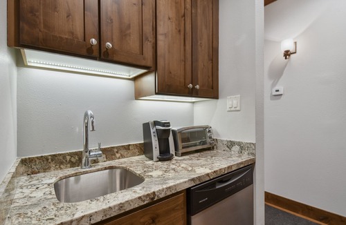 North Park City Condo | Beautiful Studio Just Minutes To Ski Resorts & Downtown