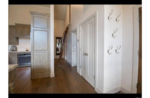 North Park City House | Beautiful Townhouse near ski slopes, biking trail, & 1 mile from the main street