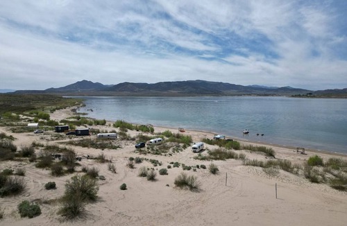 Levan House | Beautifully Refurbished Airstream on Yuba Lake for a Unique Getaway in Nature in Utah
