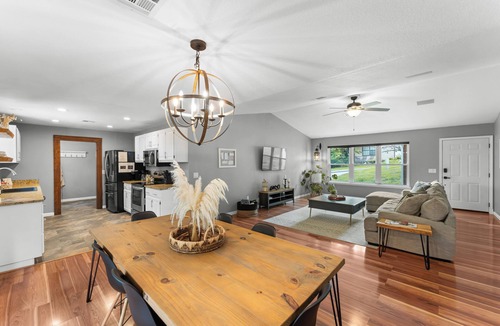 Beaver Shores House | Beaver Lake Getaway-15 min from downtown Rogers with HOT TUB!